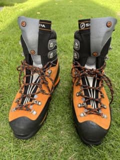 SCARPA モンブランプロ　GTX サイズ41 オレンジ　冬山登山靴のサムネイル