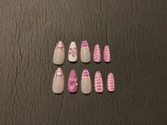 ネイルチップ パープル系 フラワーデザインのサムネイル