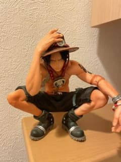 ワンピース フィギュアのサムネイル