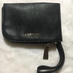 ゲスGUESSのカードケースのサムネイル