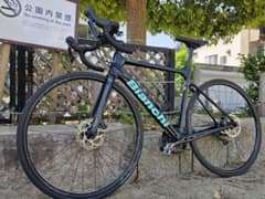 Bianchi ロードバイク カーボンフレーム Shimano 105 - メルカリ