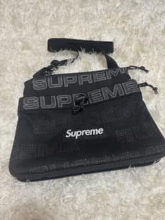 ほぼ未使用 supreme シュプリーム ショルダーバッグ スクエア 斜めがけ ほぼ未使用Supreme ショルダーバッグ ブラック - メルカリ