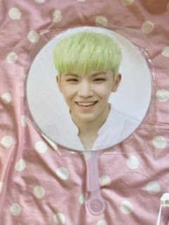 【美品】SEVENTEENウジWOOZIうちわのサムネイル