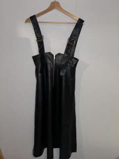 AZUL BY MOUSSY フェイクレザーZ-UPジャンパースカートのサムネイル