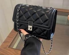 ブラックキルティングショルダーバッグのサムネイル