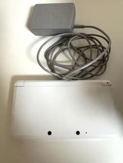 ニンテンドー3DS ホワイト 本体 充電器付きのサムネイル