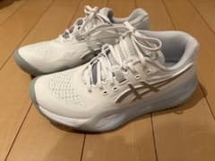美品！ASICS テニスシューズ ゲルソリューションホワイト24.5センチのサムネイル