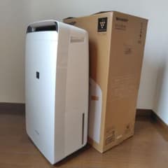 SHARP プラズマクラスター衣類乾燥除湿機　CV-J102-W ホワイト系 SHARP プラズマクラスター衣類乾燥除湿機 CV-J102-W ホワイト系