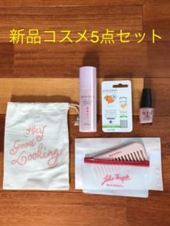 新品コスメ3点とケース付きコームのセットのサムネイル