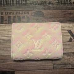 Louis Vuitton 二つ折り財布 ピンク系のサムネイル