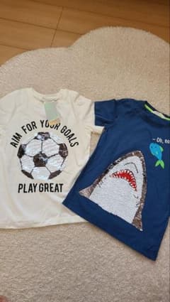 大人気　スパンコールTシャツ2枚セット 135-140cmのサムネイル