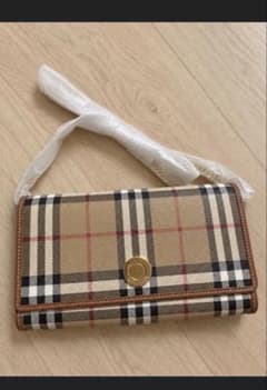 【新品未使用品】BURBERRY チェーンウォレット ショルダーのサムネイル