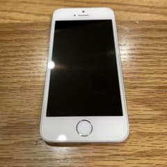 Apple iPhone SE シルバー 64GBのサムネイル