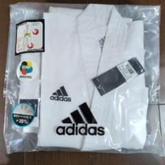 値下げ 新品 adidas 空手衣 WKF公認 K200 上下 100〜110のサムネイル