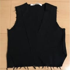 PERVERZE ニットベストのサムネイル