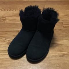 まめさん専用☆UGG クラッシックミニ ベイリーボタンのサムネイル