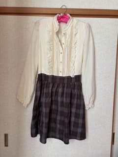 axes femme フリル付きワンピース アイボリーのサムネイル