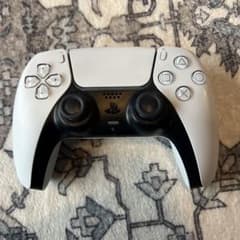 PS5 中古コントローラー　正規品のサムネイル