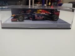 ミニチャンプス1/43レッドブルRB8 S.ベッテル 2012年ブラジルWDC