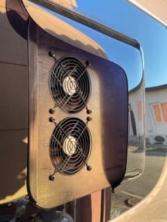 ハイエース200系 小窓用USB扇風機2連ファン左右装着可能 - メルカリ