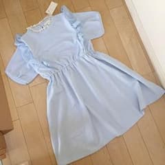 ❤︎新品未使用❤︎チビハイネックショルダーワンピース サックスのサムネイル