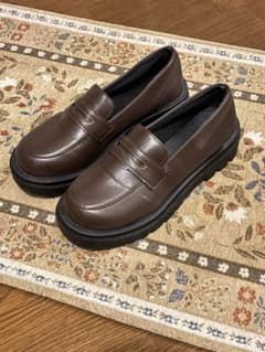 ブラウン 合成皮革 ローファーのサムネイル