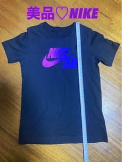 美品♡NIKEのTシャツのサムネイル