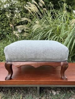 アンティーク　グレーのオットマン・スツール　カブリオールレッグ　クロウ&ボール アンティーク グレーのオットマン・スツール カブリオールレッグ