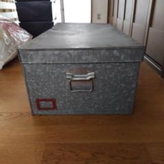 ブリキ 衣装ケース 鉄板 トタン 缶 当時物 昭和レトロ バンビ 宇山あゆみ ブリキ缶 トタン 衣装ケース 収納ケース 昭和 レトロ 送料込み - メルカリ