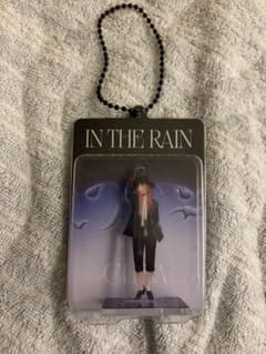 XG CHISA アクリルキーホルダー IN THE RAINのサムネイル
