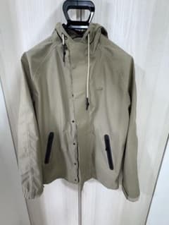 Lacoste ベージュ マウンテンパーカーのサムネイル