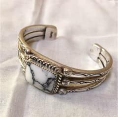 バングル ブレスレットのサムネイル