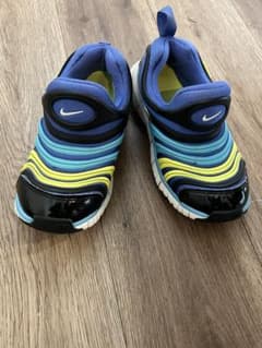 Nike スニーカー ダイナモフリー　21cmのサムネイル