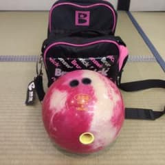 Brunswick ボウリングボール ピンク・ホワイトセット - メルカリ