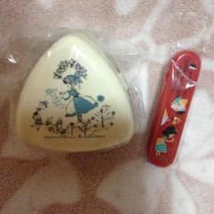 ウサギアリスおにぎりケースと白雪姫フォーク&ケース♡のサムネイル