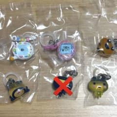 カプセルトイキーホルダーセット 5個　たまごっち　めじるしアクセサリー3のサムネイル