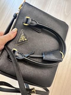 PRADA ブラック ハンドバッグ サフィアーノレザーのサムネイル