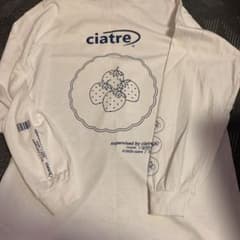【最終値下げ】【即完売】ciatre ストロベリー　ロングTのサムネイル