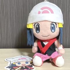 ポケモンセンター　ヒカリ　ぬいぐるみ　トレーナーズ ポケモンセンター pokemon trainers ヒカリ ぬいぐるみ - メルカリ
