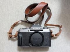 ​【良品】FUJIFILM X-T100 ボディ ダークシルバー（グリップ付）のサムネイル