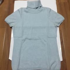 【中古】ユニクロ カシミヤ タートルニット半袖のサムネイル