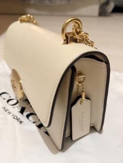 【toricole 様専用】COACH ショルダーバッグ ホワイトのサムネイル