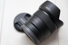 Eマウント 11mm F1.8 レンズ＋BC-TRWバッテリーチャージャー付きのサムネイル