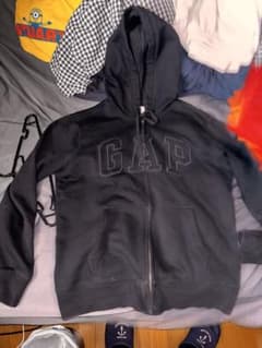 GAP 黒 ジップアップパーカーのサムネイル