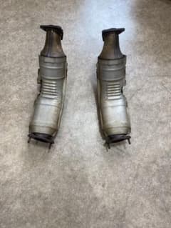 フルシアンテ様専用　v36 セダン　2.5 H19年　触媒　中古　純正のサムネイル