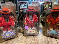 RUN DMC MEZCO フィギュア 希少 赤ジャージ3体セット当時物 未開封 RUN DMC MEZCO フィギュア 希少 赤ジャージ3体セット当時物 未開封