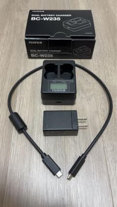 Fujifilm BC-W235 デュアルバッテリーチャージャーのサムネイル