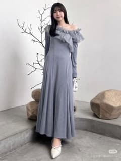 新品タグ付き　Dazzlin クロスフリルカットワンピース　S ブルーのサムネイル