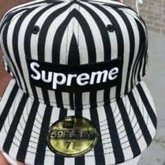 Supreme NEW ERAのサムネイル