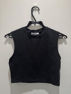 ZARA ノースリーブ クロップドトップス ブラック Mのサムネイル